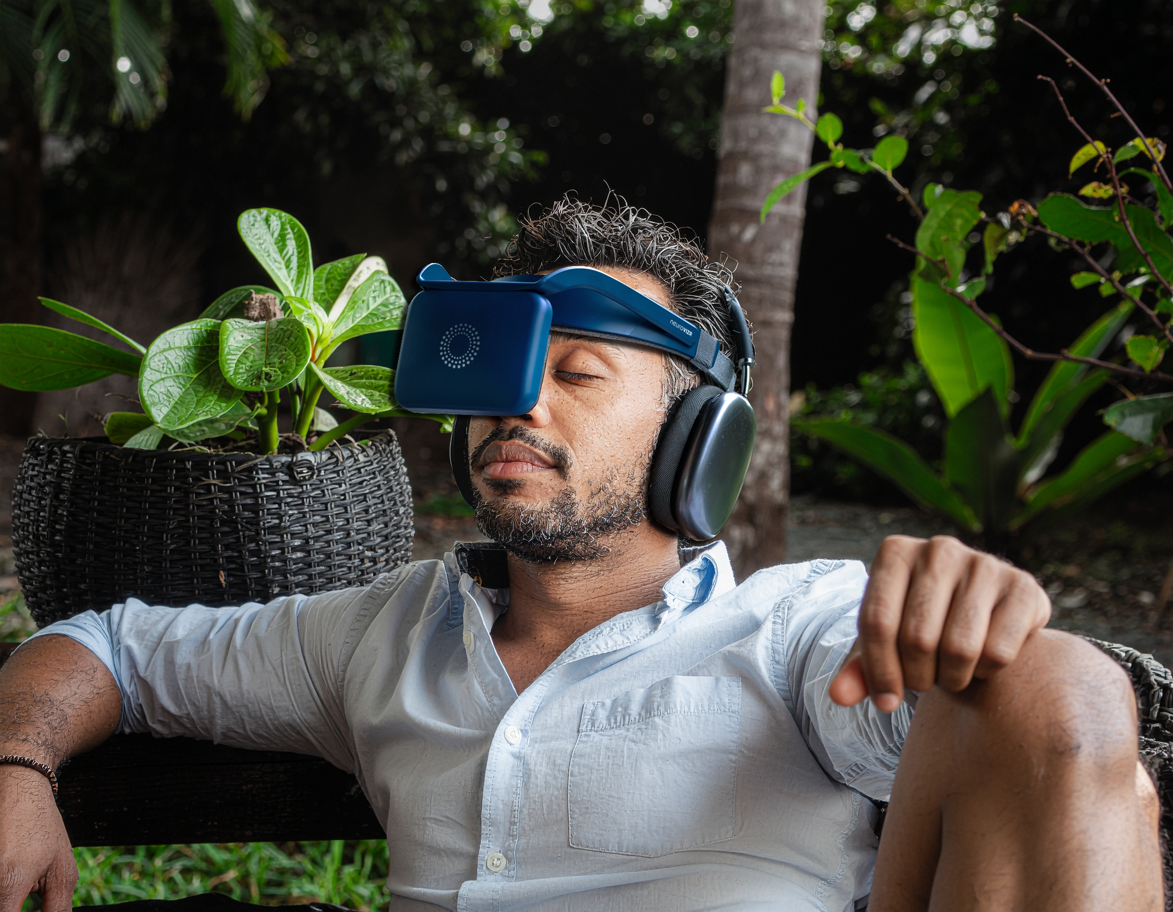 NeuroVIZR brain training device for improving focus, relaxation, cognitive performance, and mental wellness